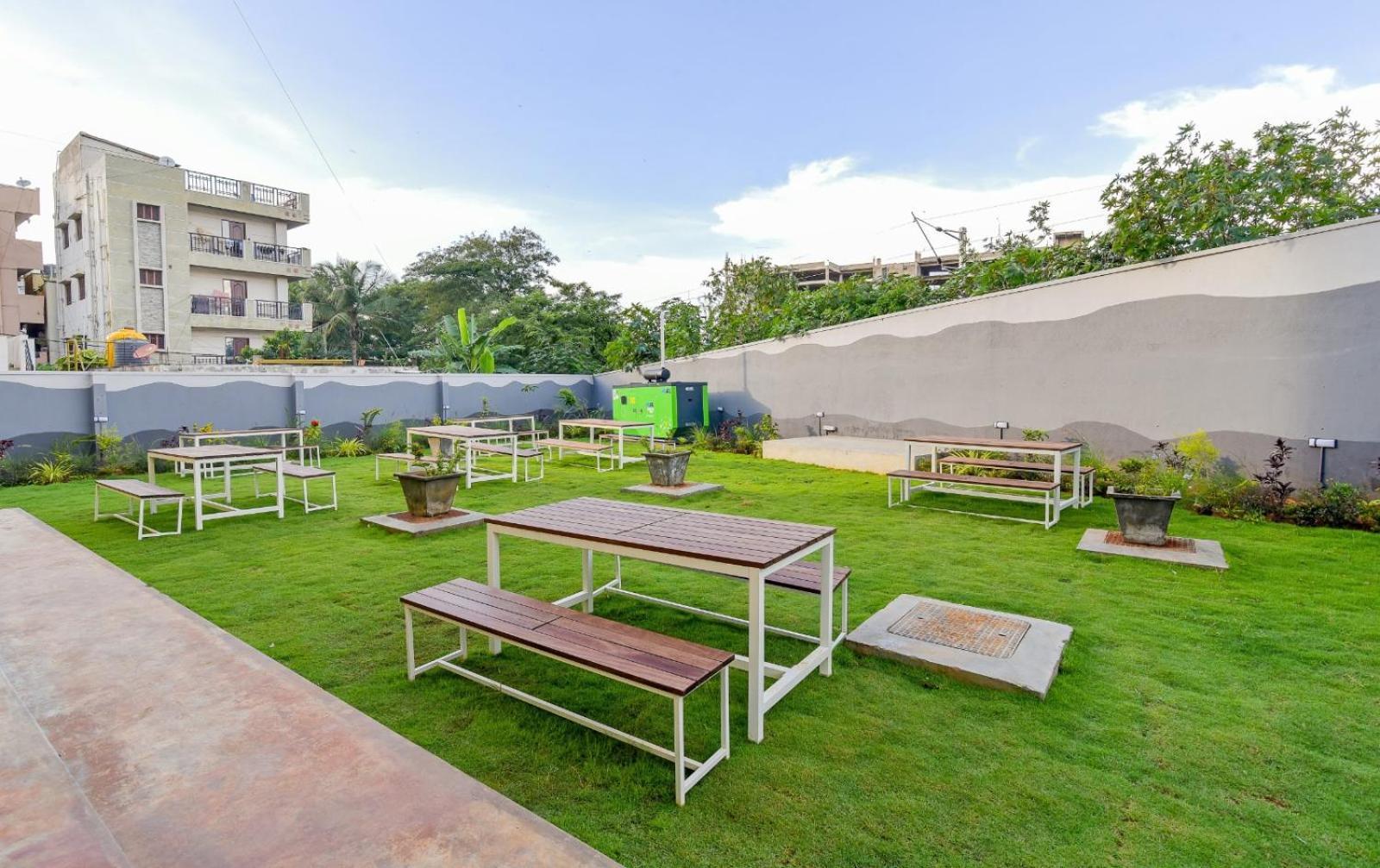 C Suites - Signature Towers Bangalore Exterior photo